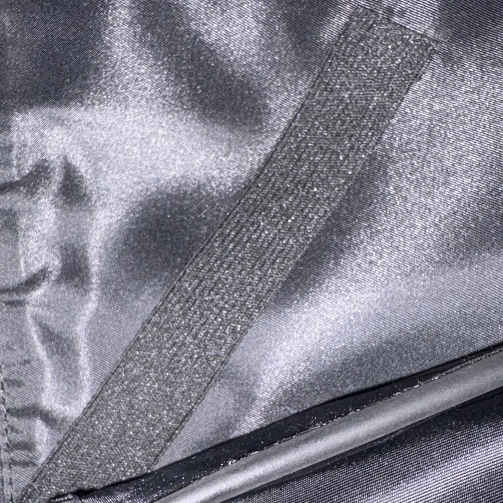 Urban Nature Gray Men's Crossbody Bag with magnetic closure.